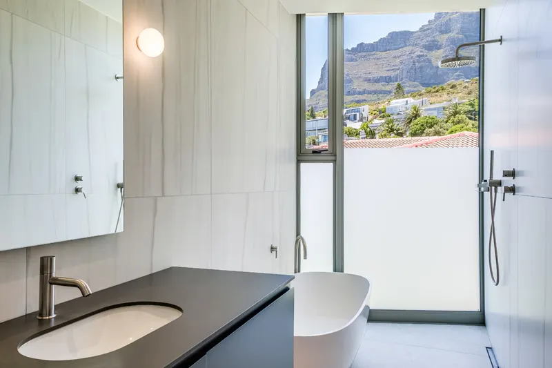 Castle Peak in Camps bay – photo 23