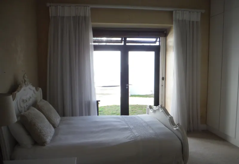 White House in Fresnaye – photo 3