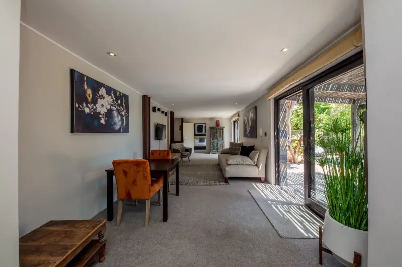 17 Geneva Lower in Camps Bay – photo 15