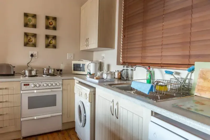 Grosvenor 8 Bedroom in Simon's Town – photo 14