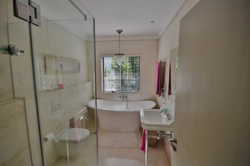 The Glen Villa in Gardens – photo 21