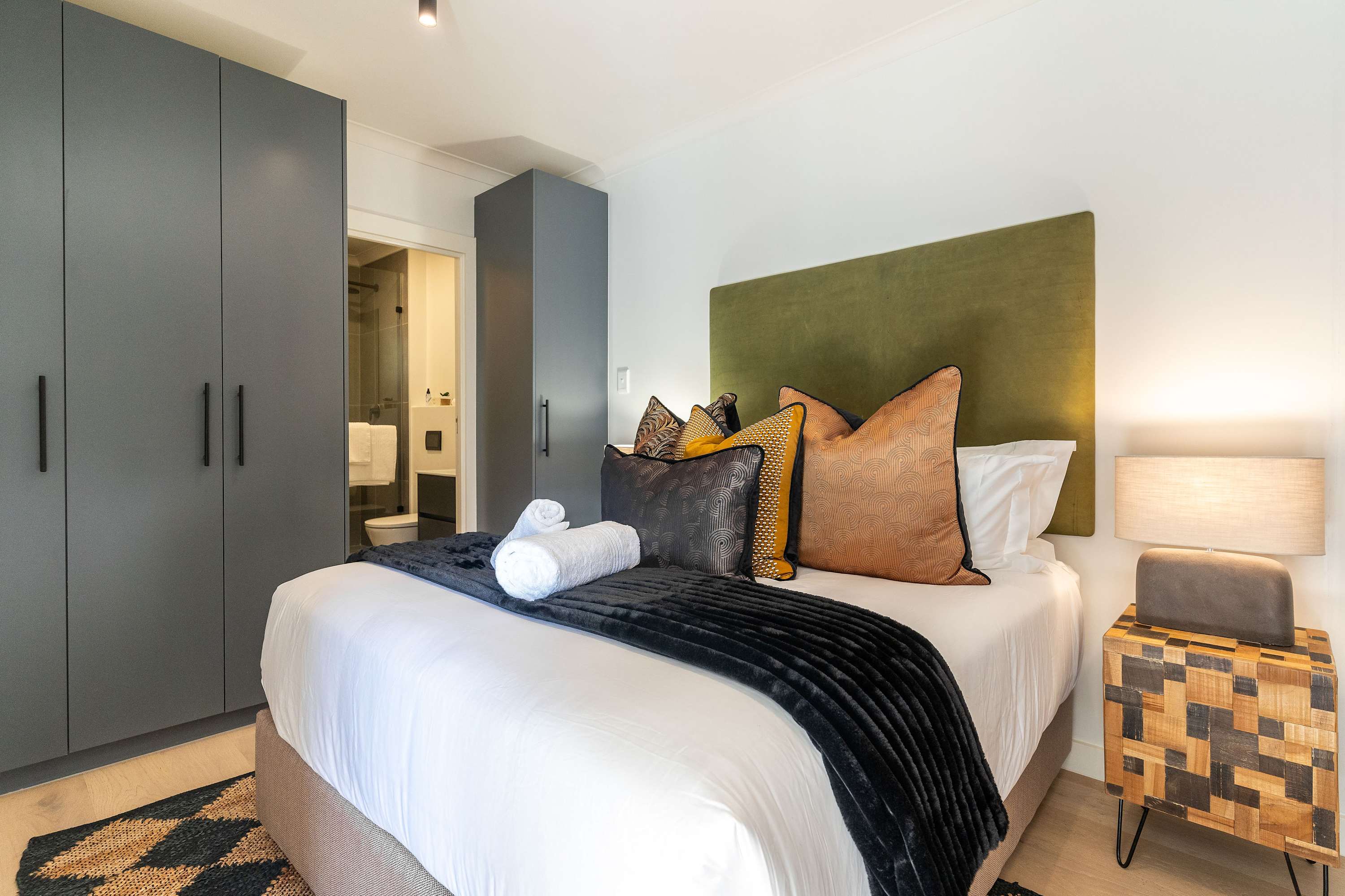 property_29eca11d-88ca-417c-8d99-f161aa969d08_7
