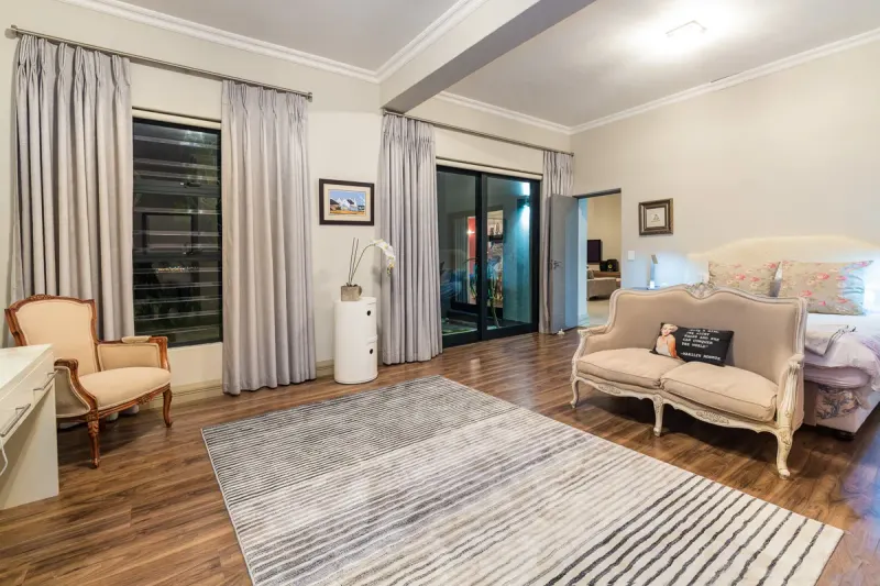 Manas Villa in Constantia – photo 1
