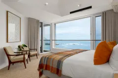 Clifton Escape in Clifton – photo 9 thumbnail
