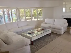 De Wet Villa in Bantry Bay – photo 3 thumbnail