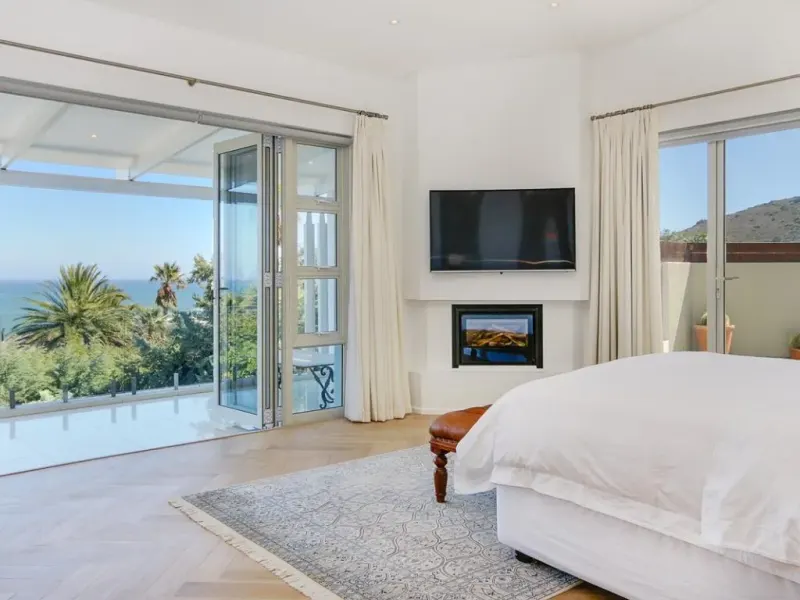 Villa Shanklin in Camps Bay – photo 18