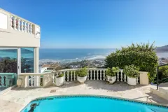 Ocean View Oasis - Camps Bay Loft with pool in Bakoven – photo 17 thumbnail
