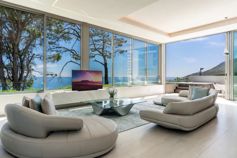 Glass House in Camps Bay – photo 1