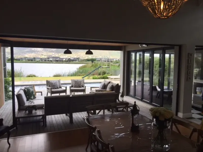Wills Lake Villa in The Lakes – photo 21