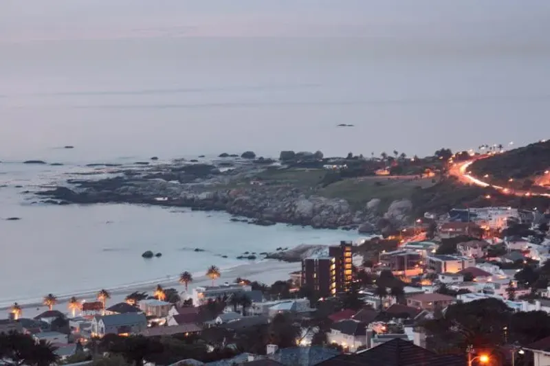 306 Crystal Apartment in Camps Bay – photo 4