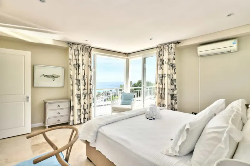 Tree Rd Villa in Camps Bay – photo 14