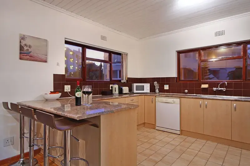 Sunset Mews Apartment in Bloubergstrand – photo 11