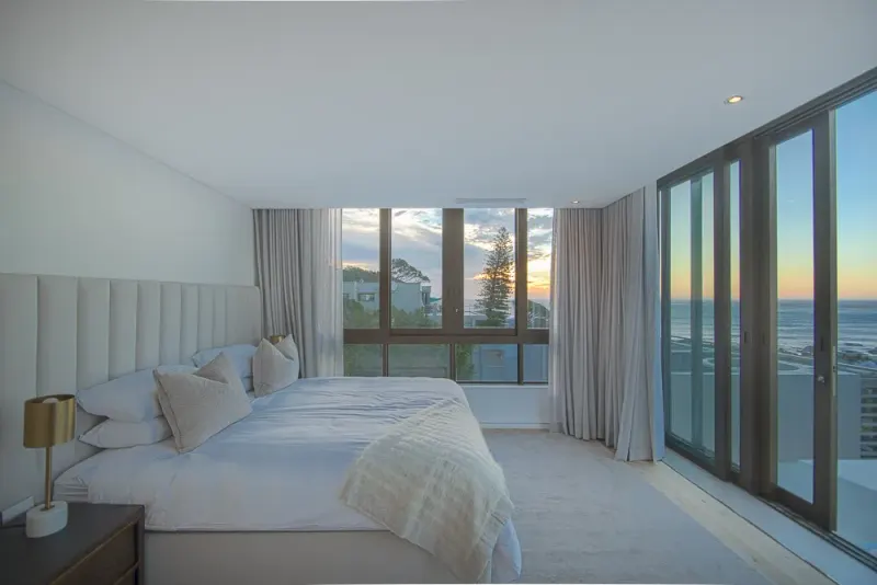 24 Geneva - 12 Bedroom Villa in Camps Bay – photo 41