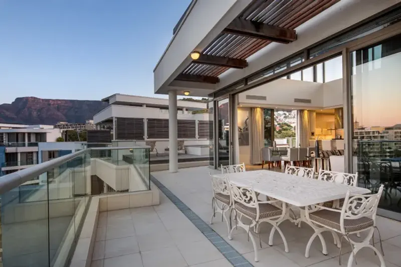 Lawhill Penthouse in V&A Waterfront – photo 16