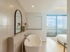 9 on S Penthouse in Three Anchor Bay – photo 12 thumbnail