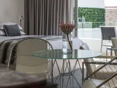 South Beach Apartments - Classic Suite in Camps Bay – photo 4 thumbnail