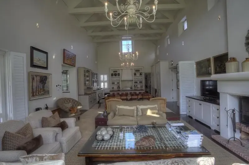 Vineyard Farmhouse in Constantia Heights – photo 11