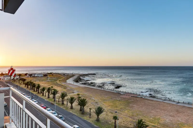 Atlantic Spray Apartment in Mouille Point – photo 3