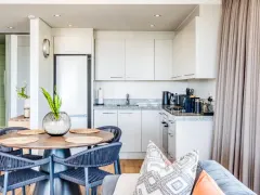 Tramonto Apartment in Green Point – photo 4 thumbnail