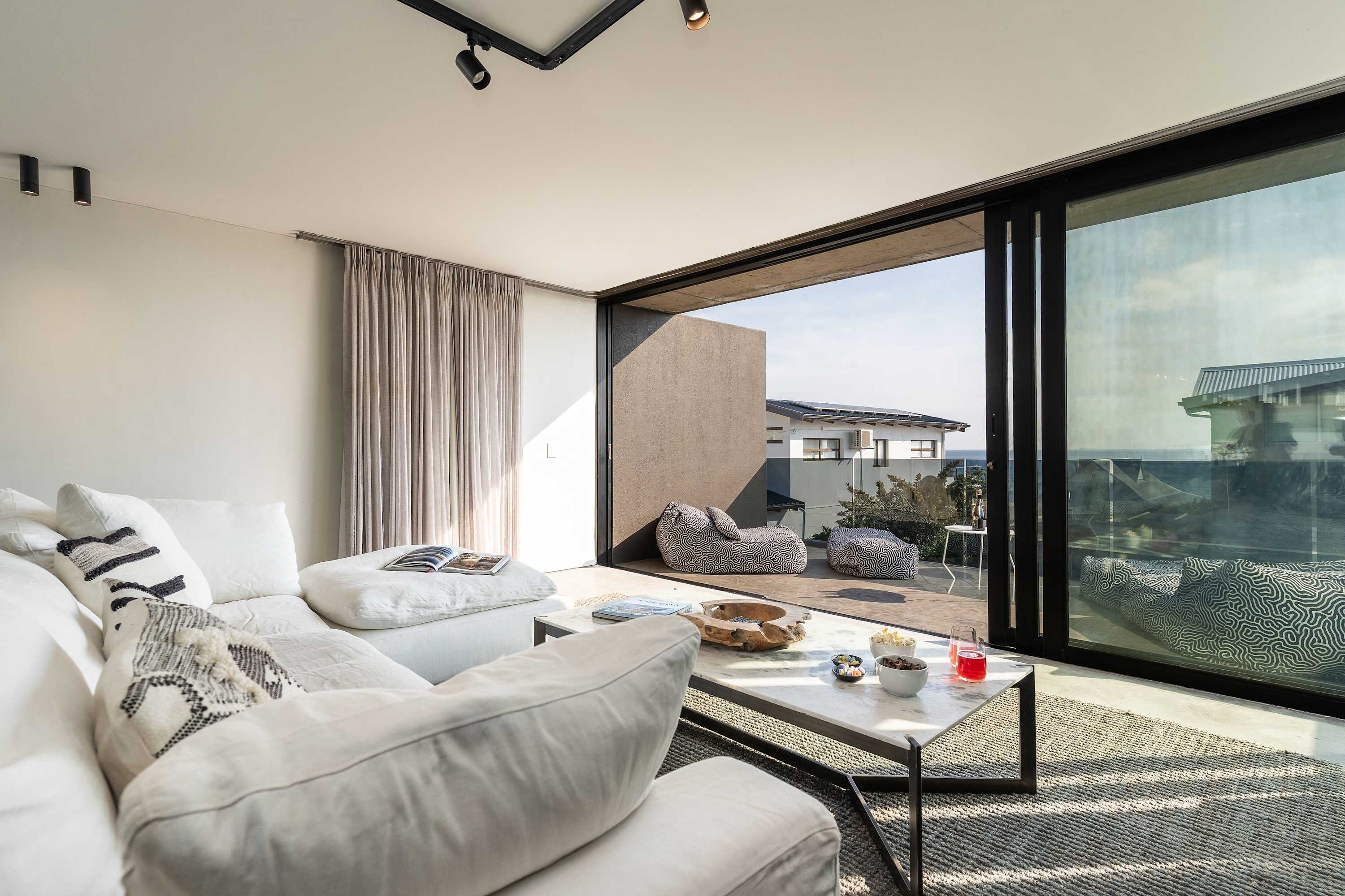 property_2cd23a7f-ec66-4076-972c-83d178d775fe_16