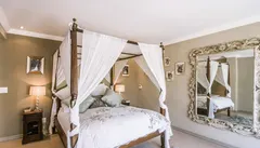 Constantia Villa in Constantia Heights – photo 3 thumbnail
