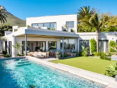Sea Front Splendour in Camps Bay – photo 1 thumbnail