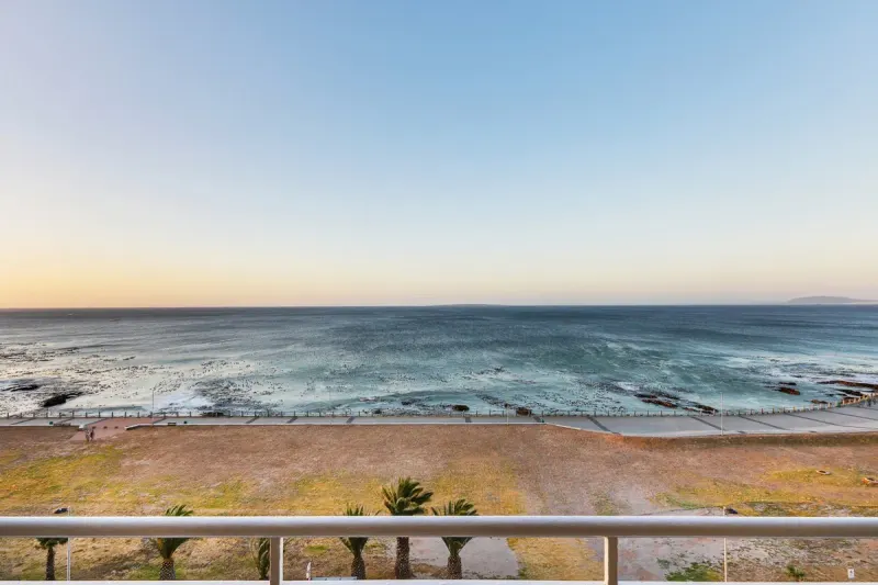 Atlantic Spray Apartment in Mouille Point – photo 4