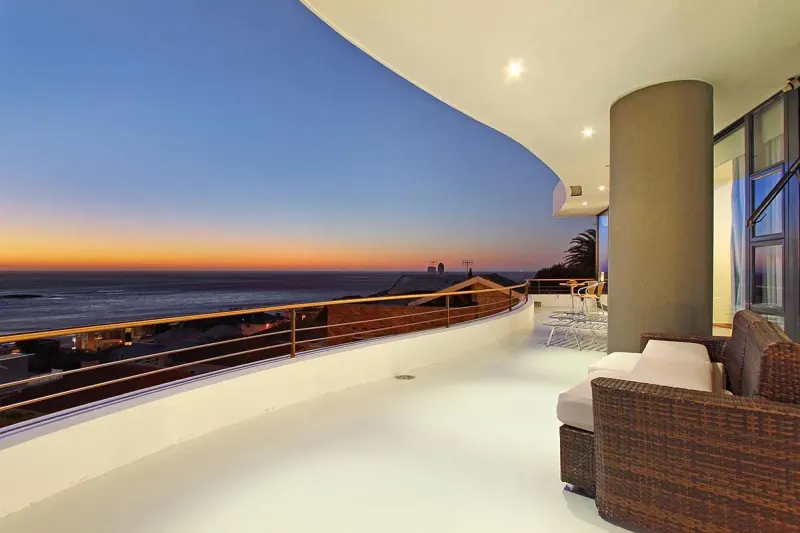Strathmore Villa in Camps Bay – photo 3