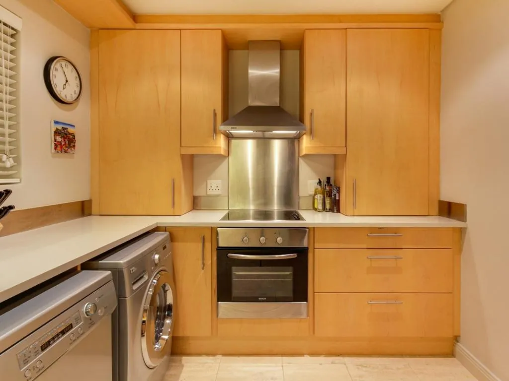 property_2e3370ef-76ae-4b85-afe1-f8d646e02db4_13