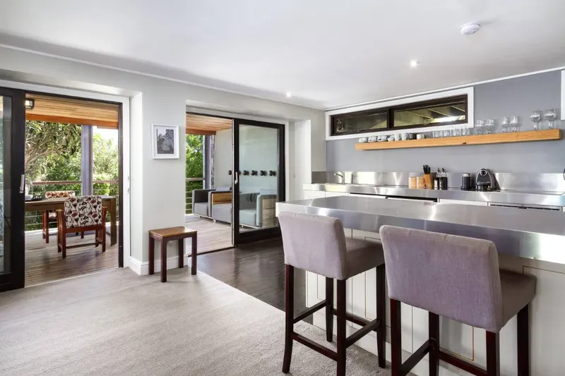 17 Geneva Middle in Camps Bay – photo 8