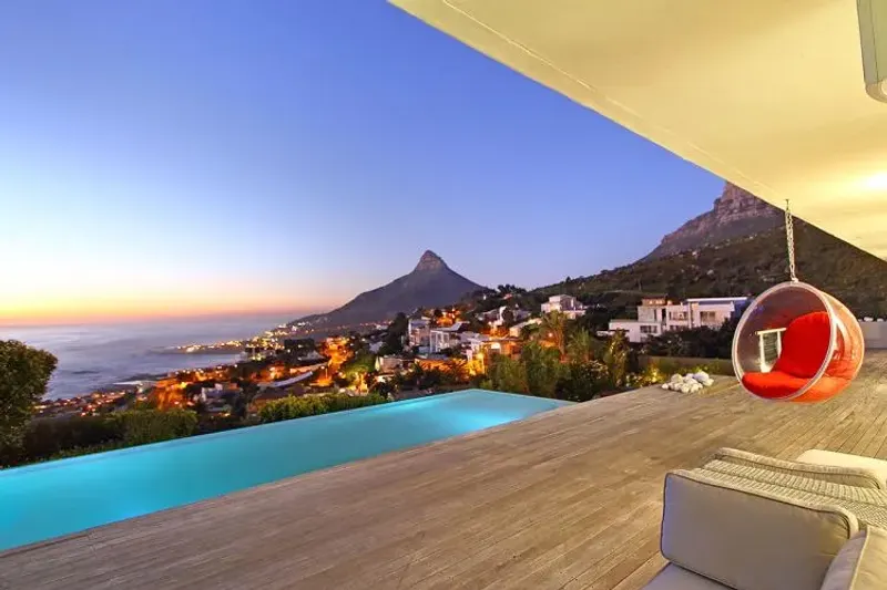 The Falcon in Camps Bay – photo 1