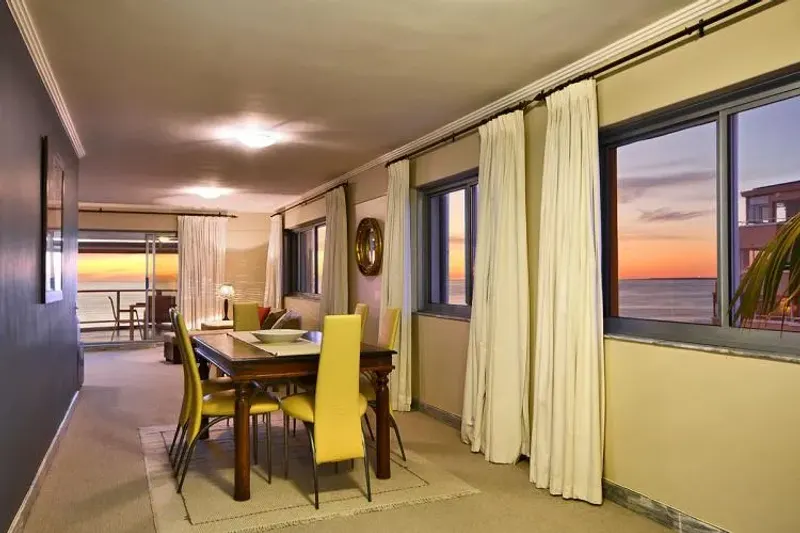 Beach Road Penthouse in Sea Point – photo 14