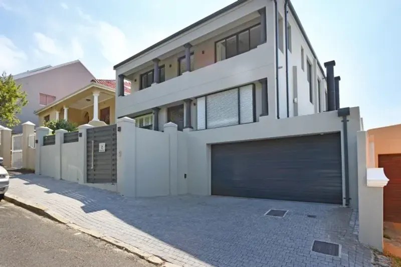 Newport Villa in Gardens – photo 1