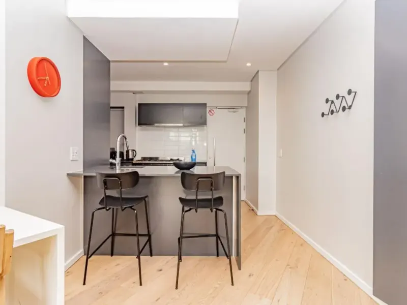 9 on S Penthouse in Three Anchor Bay – photo 15