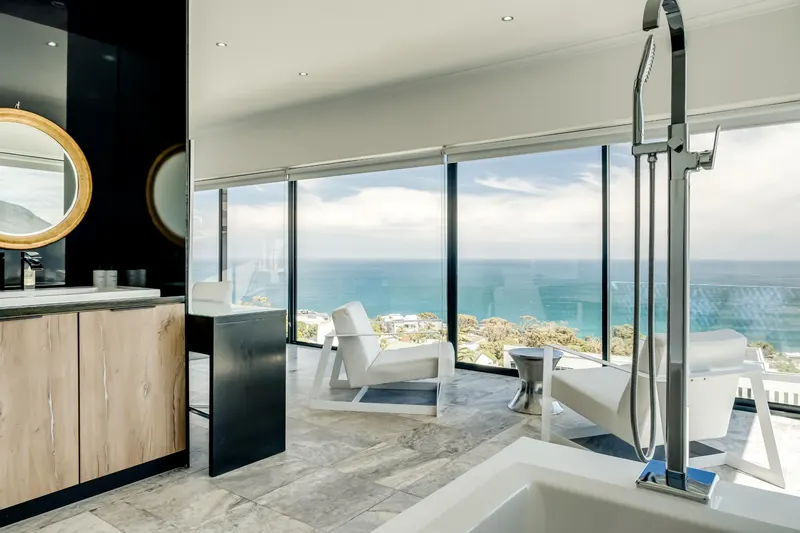 Sunset Views in Camps Bay – photo 29