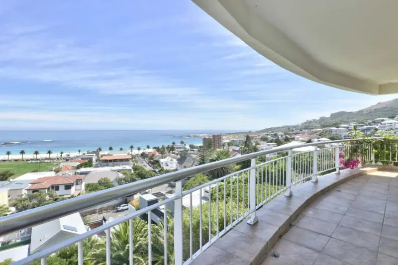 Tree Rd Villa in Camps Bay – photo 8