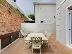 Berkely Place in Camps Bay – photo 13 thumbnail