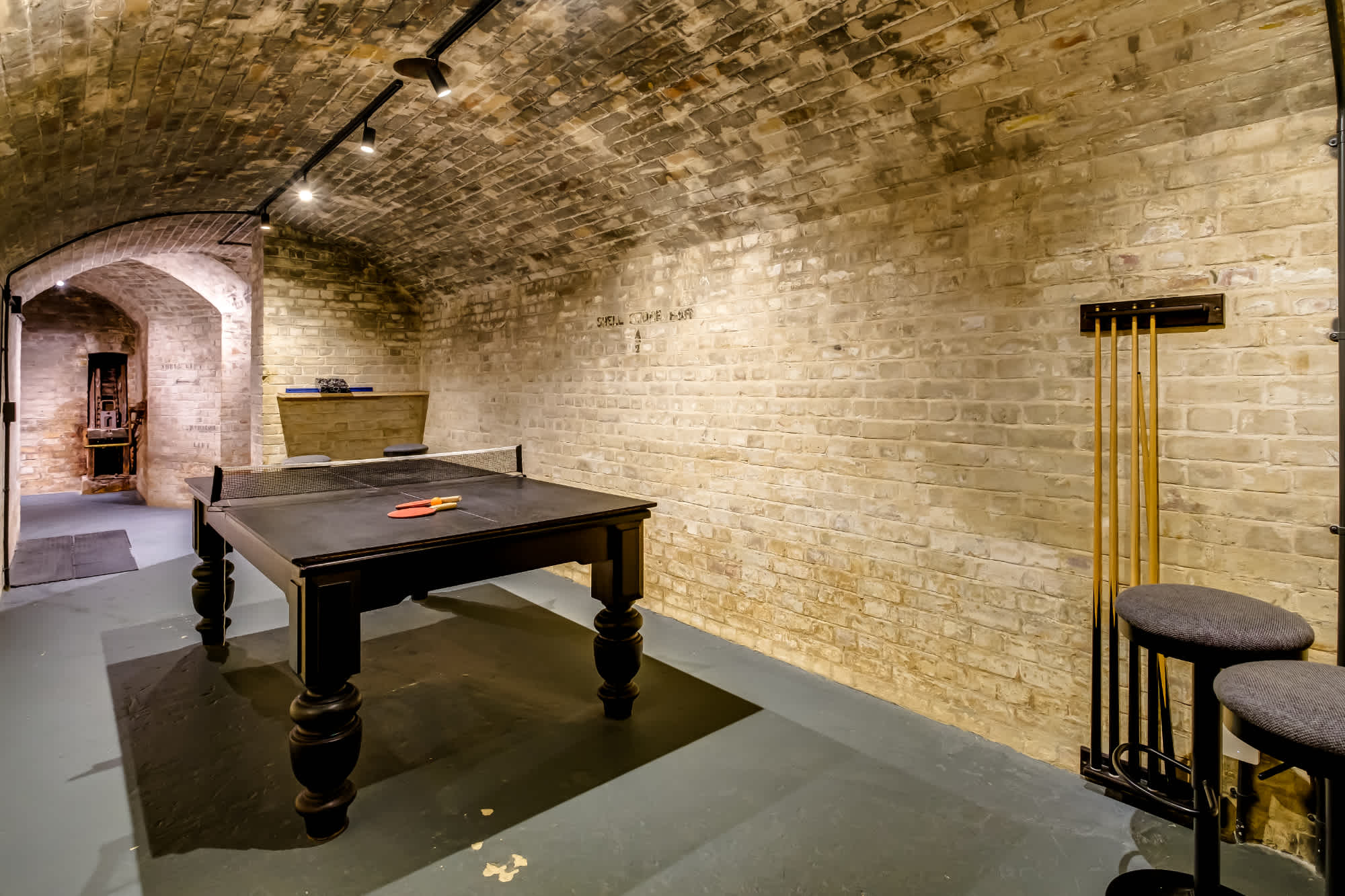 property_31142774-5f95-45f1-a849-d94b393041e6_18