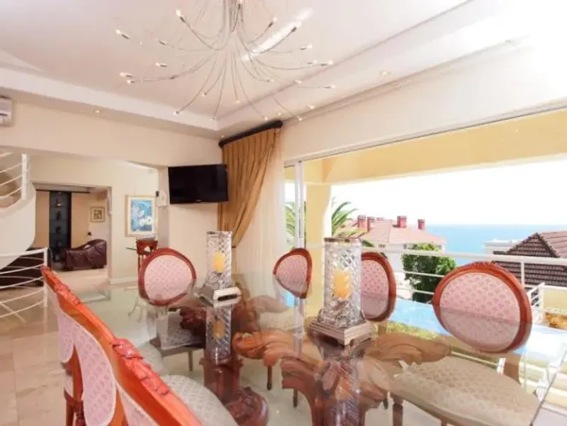 Ravine Road Apartment in Bantry Bay – photo 5