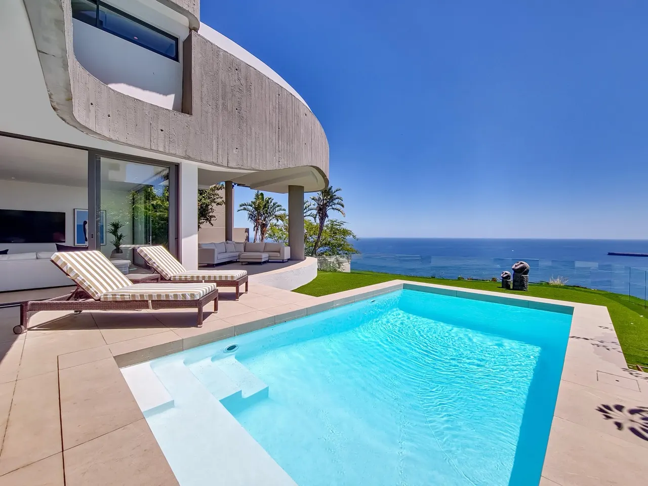 Ocean Villa in Bantry Bay