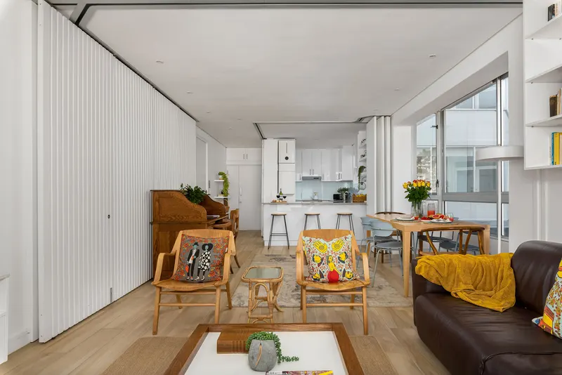 Condo Odessa in Bantry Bay – photo 20