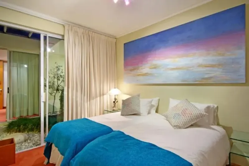 Bali Bay Beach and Mountain Retreat in Camps Bay – photo 11