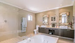Constantia Villa in Constantia Heights – photo 4 thumbnail