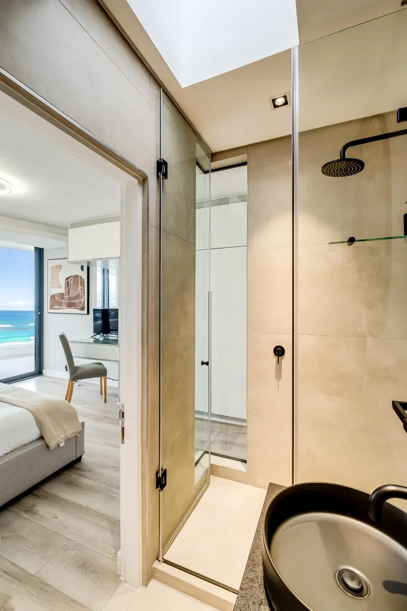 Ocean's 33 Villa in Camps Bay – photo 50