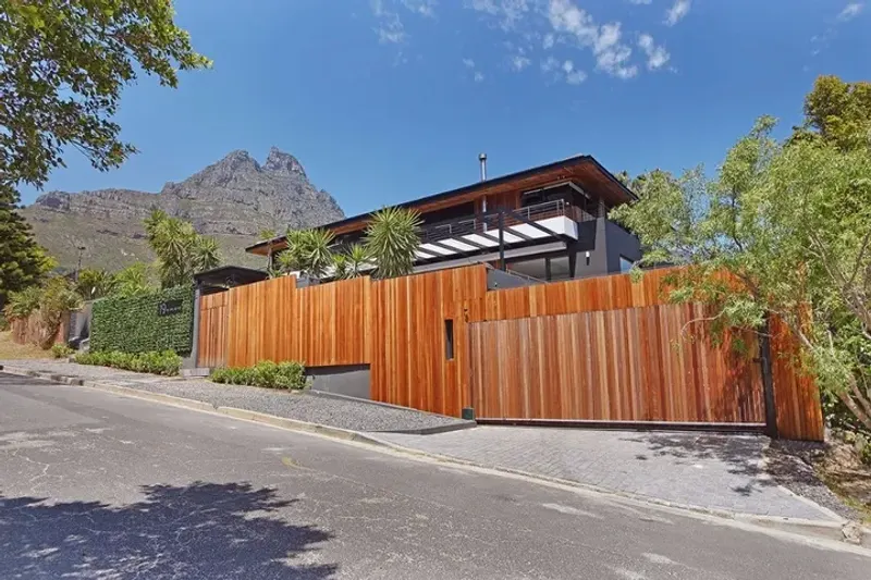 19 on Blair in Camps Bay – photo 28