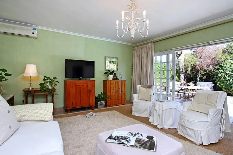 Hout Bay Darling Villa in Scott Estate – photo 5