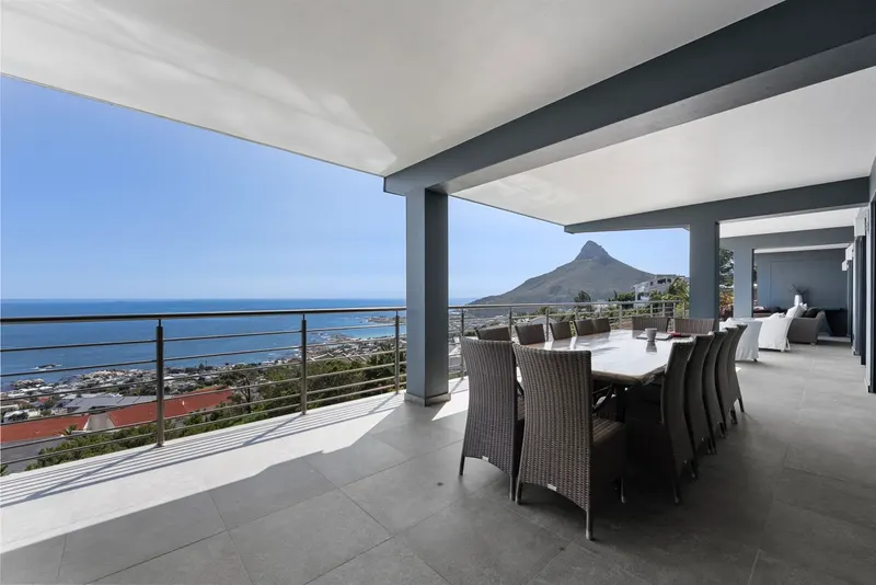 Villa Silva in Camps Bay – photo 1