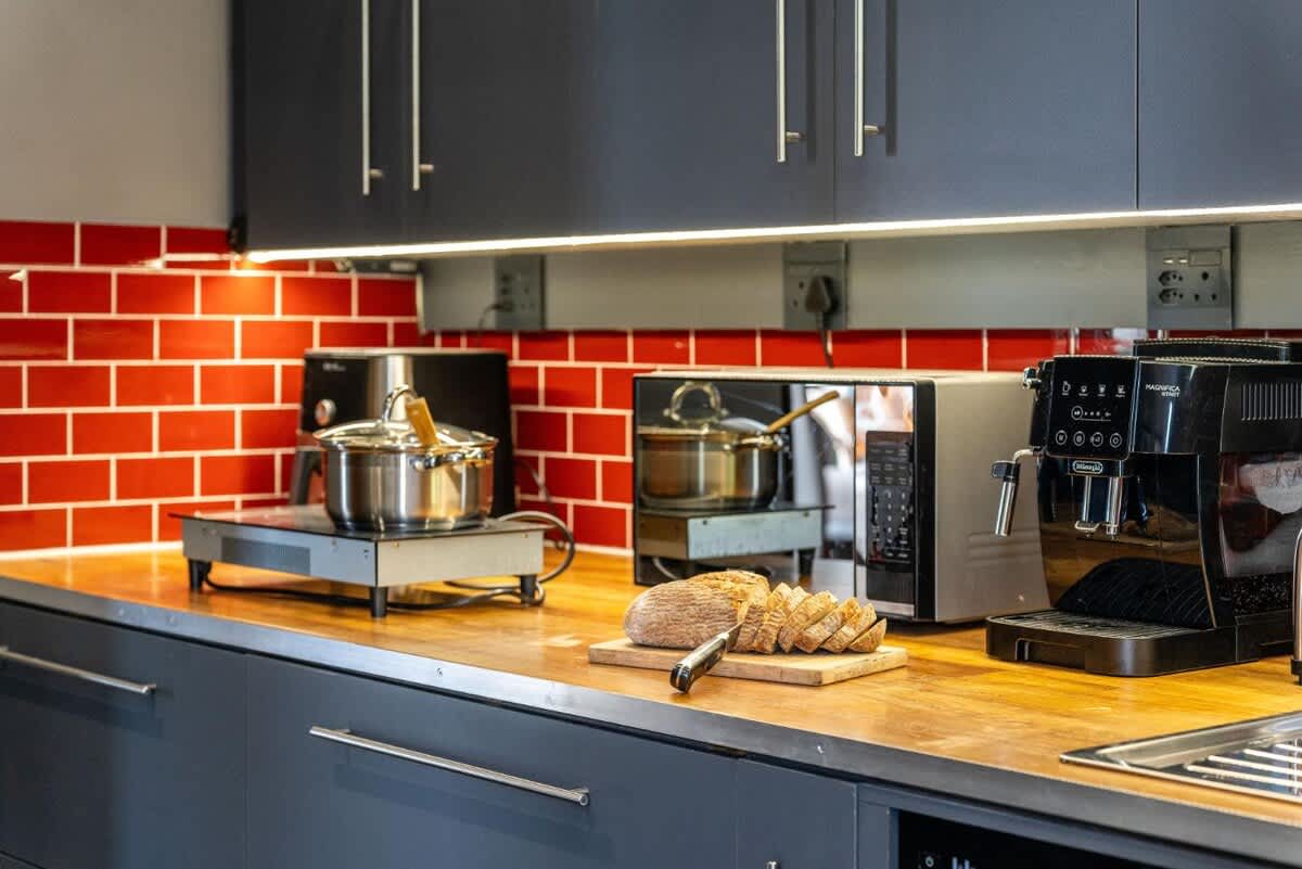 property_338e9c29-cad8-4330-9bf3-aaf0f4f7ca41_10
