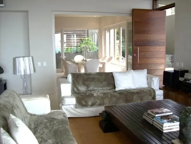 Mahogony Villa in Green Point – photo 12