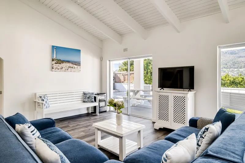 Villa Santorini in Hout Bay – photo 4